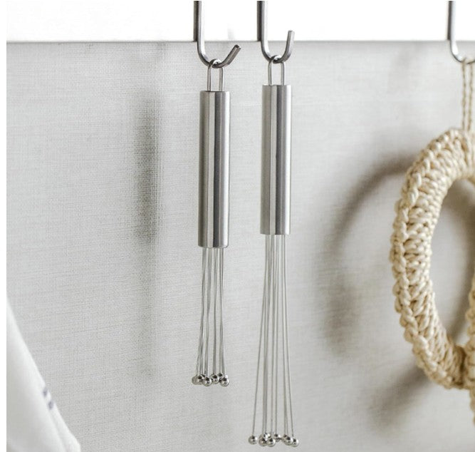 fouet cuisine accroché crochet