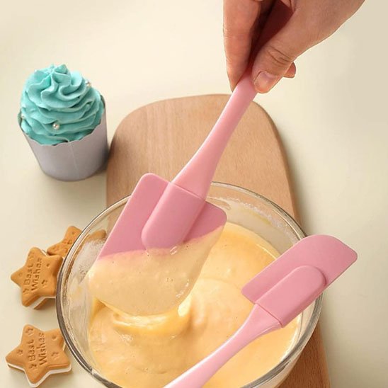 spatule silicone mélange glacage petits gâteaux