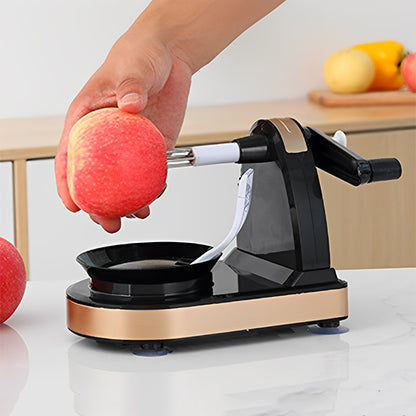 main-insert-de-pomme-sur-broches-d-epluche-pomme