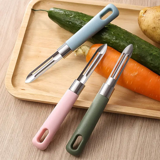 économe-à-manche-ergonomique-auprès-de-légumes