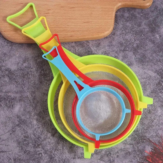 quatre-tamis-emboités sur contoir gris