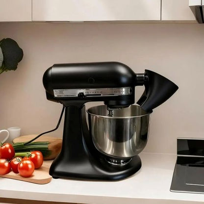 entonnoir pour robot cuisine noir fixé sur mixeur noir