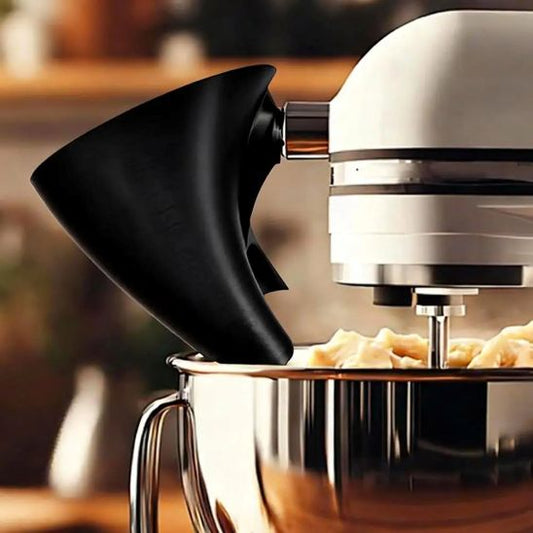 Entonnoir à farine noir fixé au mélangeur