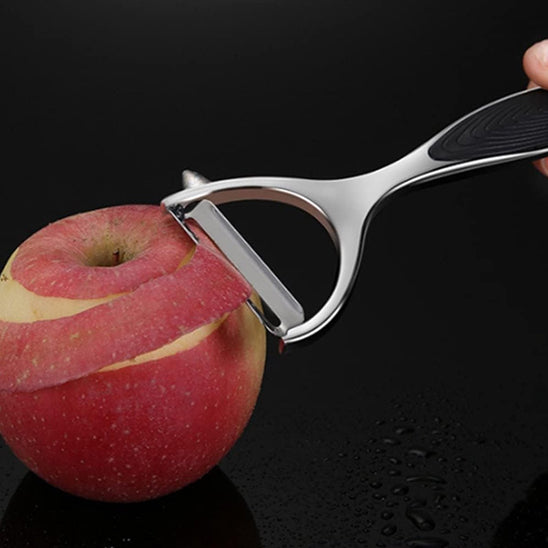 pomme-épluchée-avec-éplucheur