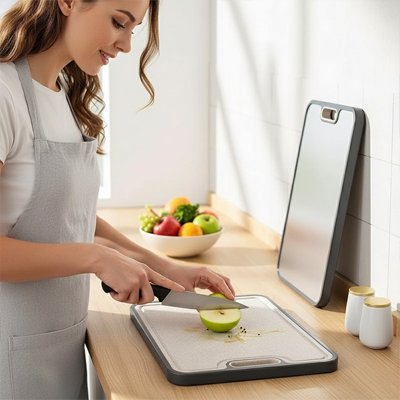 Planche a decouper femme coupe pomme