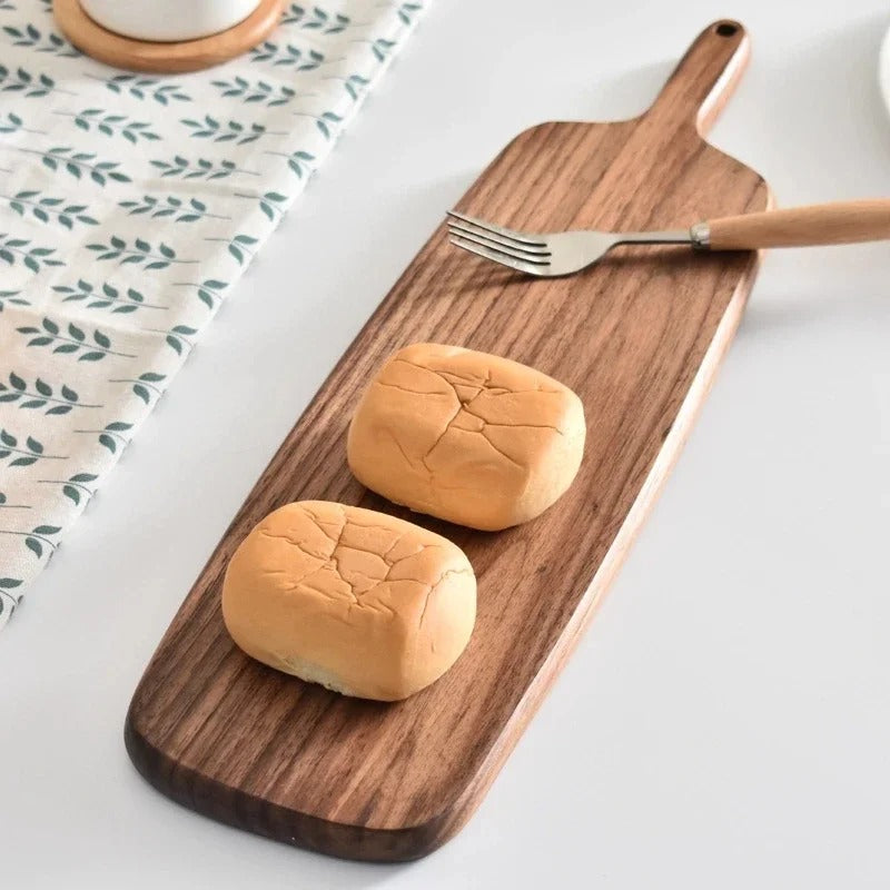 deux-petit-pains-sur-une-planche-oblongue
