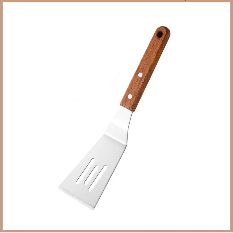 spatule-a-griller-evasee-avec-fente