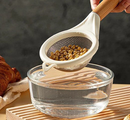 petits-pois-évidés-avec-un-tamis-cuisine