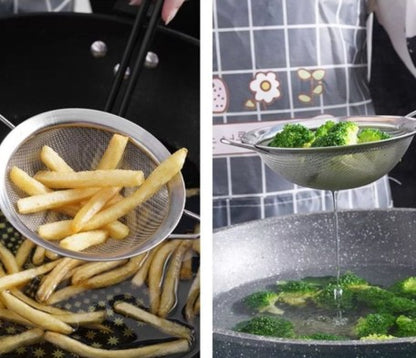 tamis cuisine inox ramassant paptes frites et broccolis